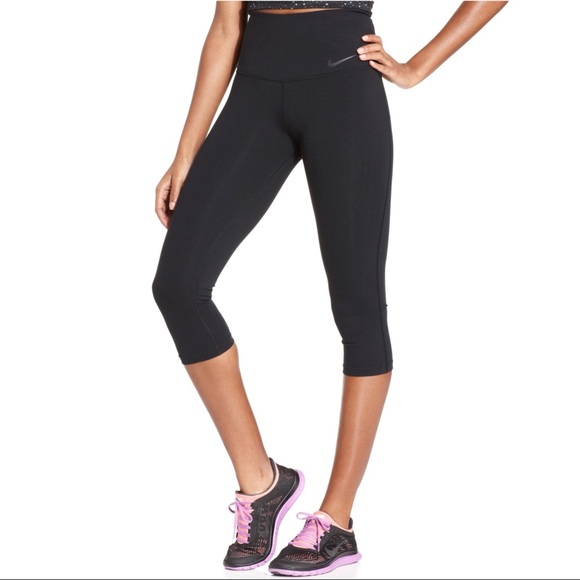 Nike Pants - ✨LIKE NEW✨ Nike Sculpt Dri-Fit Cropped Leggings
